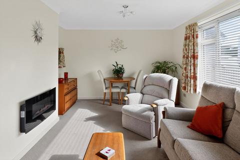 3 bedroom bungalow for sale, Avenue Road, Walkford