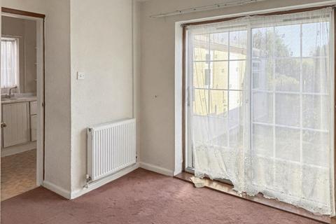 3 bedroom semi-detached house for sale, 28 Housman Close, Bromsgrove, B60 3LY