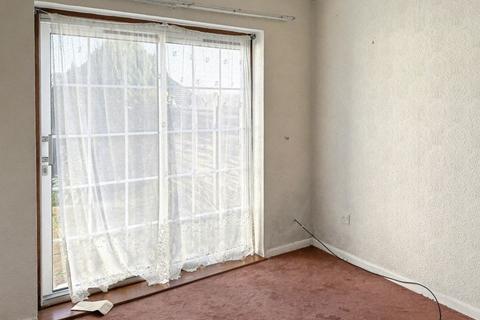 3 bedroom semi-detached house for sale, 28 Housman Close, Bromsgrove, B60 3LY