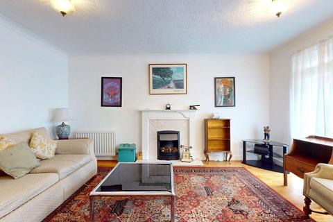 3 bedroom end of terrace house for sale, 33 Oakfield Close, Potters Bar, EN6 2BE