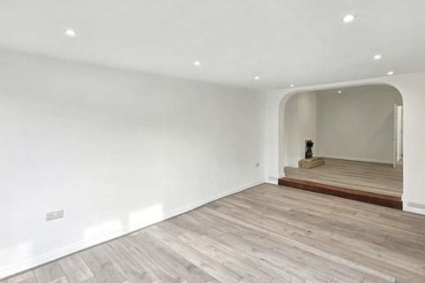 3 bedroom semi-detached bungalow for sale, 14 Glasbrook Avenue, Twickenham, TW2 6AH