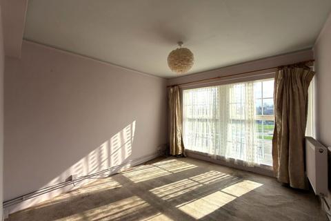 1 bedroom flat for sale, 13 Woodhall House, Cole Green Lane, Welwyn Garden City, AL7 3PU