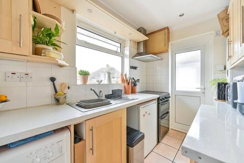 2 bedroom maisonette for sale, Grove Close, Kingston, Kingston upon Thames, KT1