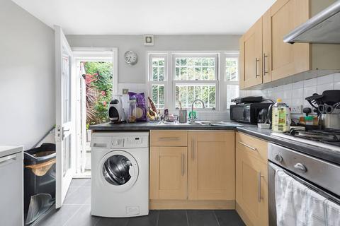 2 bedroom flat to rent, Plato Road, Brixton, London, SW2