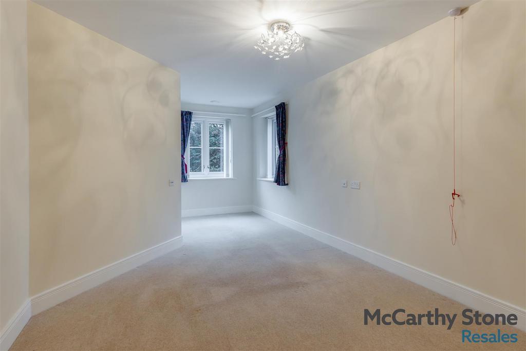 8676155-interior02.jpg