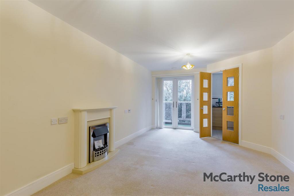 8676155-interior04.jpg