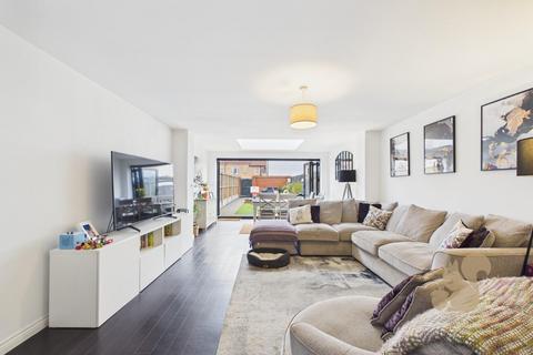 3 bedroom terraced house for sale, Captain Gardens, Colchester