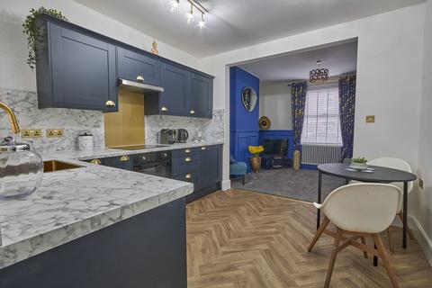 2 bedroom terraced house for sale, Roberts Road, Exeter