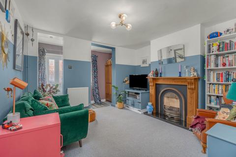 2 bedroom terraced house for sale, Centre Street, Banbury - Large Loft Room