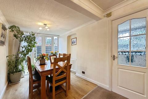 3 bedroom house for sale, Felton Close, Bury
