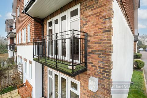 2 bedroom apartment for sale, Addington Road, Sanderstead