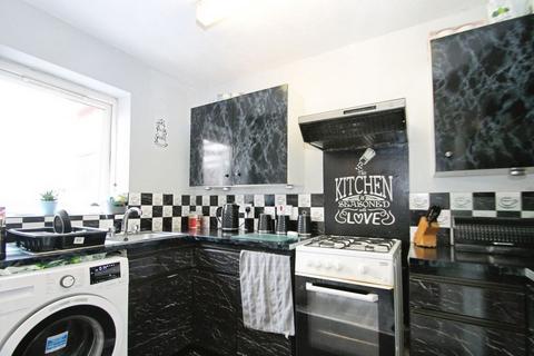 2 bedroom terraced house to rent, Hornbeam Close, Northolt, Middlesex
