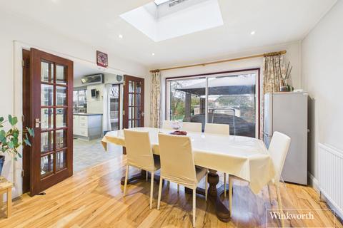 4 bedroom semi-detached house for sale, Shaftesbury Avenue, Harrow HA3