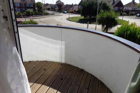 2 bedroom apartment for sale, Alinora Crescent, Worthing