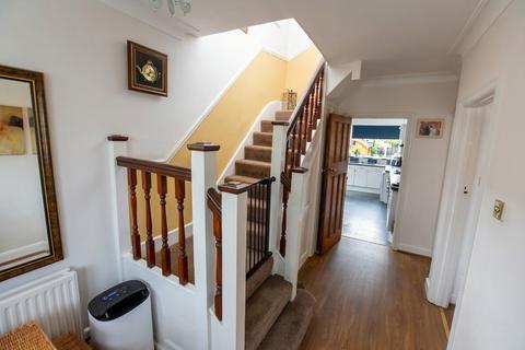3 bedroom semi-detached house for sale, Pinner View, Harrow