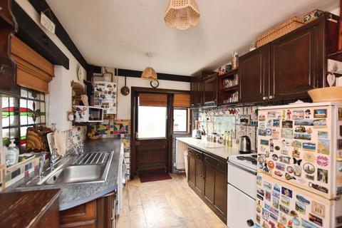 2 bedroom end of terrace house for sale, Nursery Road, Salisbury           *VIDEO TOUR*