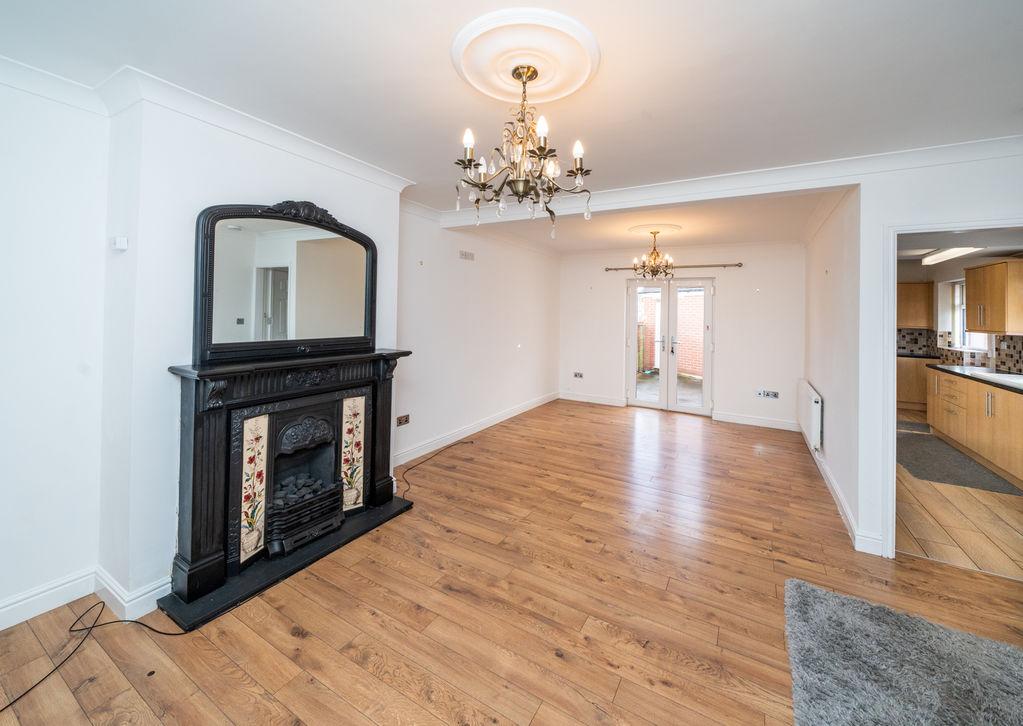 Lounge/dining room