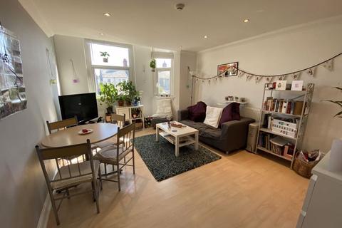 1 bedroom apartment to rent, Connaught Road, Cardiff CF24