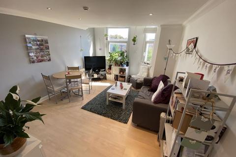 1 bedroom apartment to rent, Connaught Road, Cardiff CF24