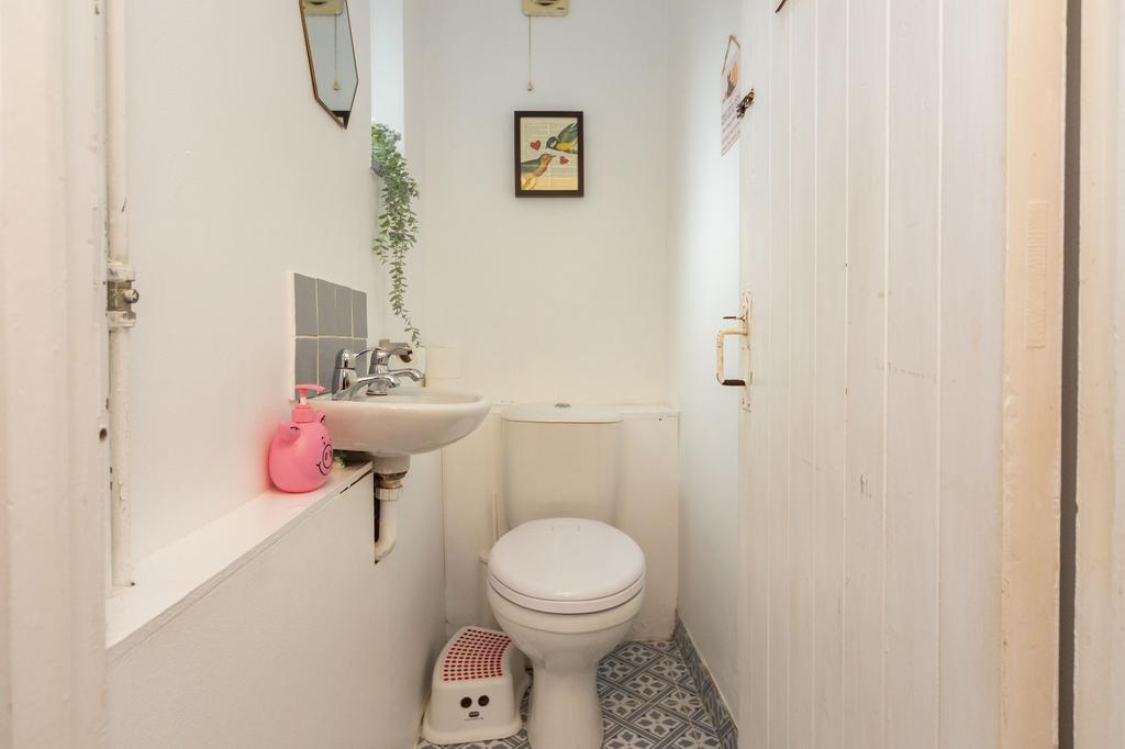 Ground floor wc