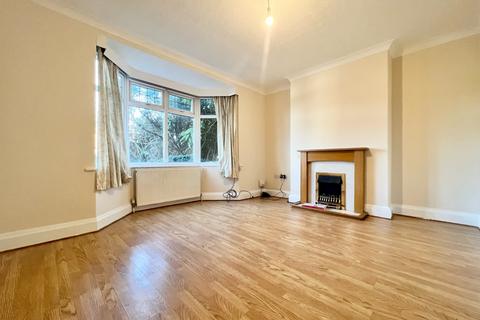 3 bedroom semi-detached house to rent, Kingtree Avenue, Cottingham, East Riding of Yorkshire, HU16