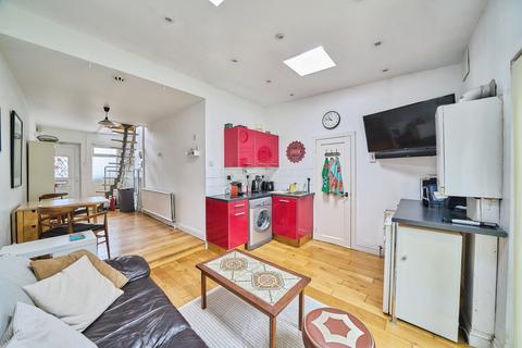 1 bedroom semi-detached house for sale, Buckingham Road, London, E15