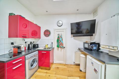 1 bedroom semi-detached house for sale, Buckingham Road, London, E15