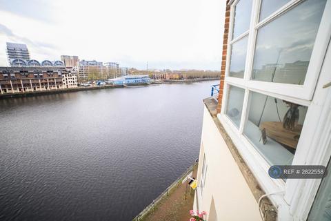 1 bedroom maisonette to rent, Aland Court, London, SE16