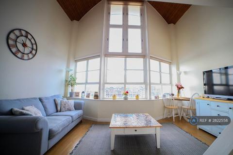 1 bedroom maisonette to rent, Aland Court, London, SE16