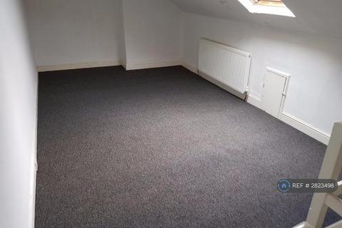 2 bedroom terraced house to rent, Clough Road, Huddersfield, HD2