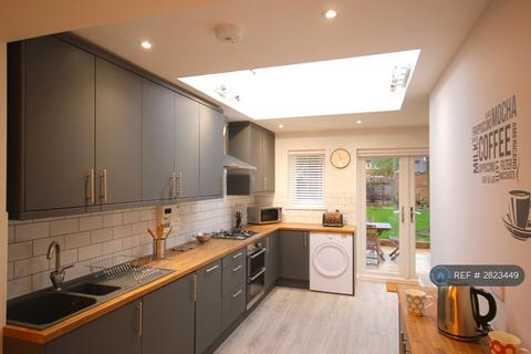 1 bedroom in a house share to rent, All Saints Avenue, Colchester, CO3