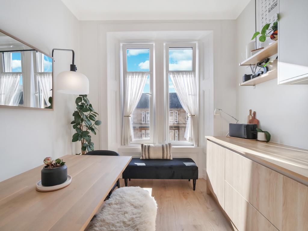 Kitchen/ Dining Area