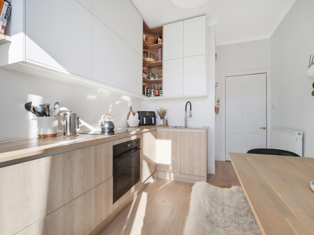 Kitchen/ Dining Area