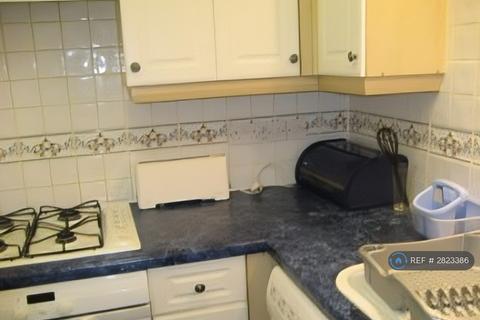 2 bedroom flat to rent, Ravensworth Gardens, Cambridge, CB1