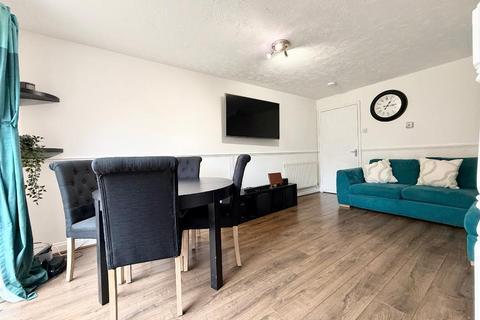 3 bedroom semi-detached house for sale, Simpson Close, Challney, Luton, Bedfordshire, LU4 9TP