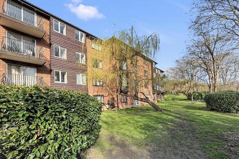 undefined, Croydon CR0