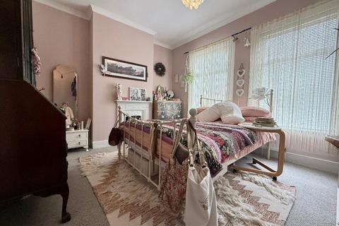 3 bedroom semi-detached house for sale, Hitchin Road, Round Green, Luton, Bedfordshire, LU2 7SL