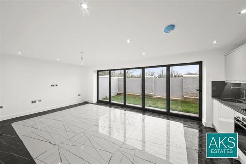 2 bedroom flat for sale, Panhard Place, Southall