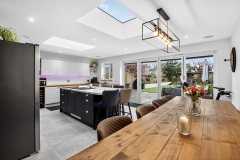 4 bedroom semi-detached house for sale, Oakley Avenue, Beddington, CR0