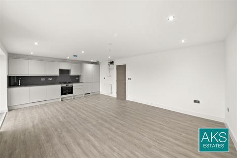 1 bedroom flat for sale, Panhard Place, Southall