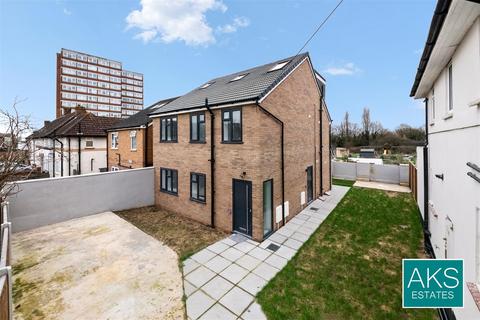 1 bedroom flat for sale, Panhard Place, Southall
