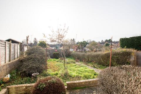 3 bedroom semi-detached house for sale, Osterley Grove, Banbury, OX16