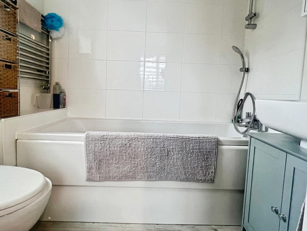 En-Suite 1