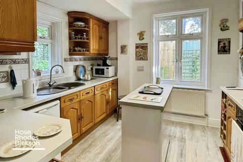 3 bedroom detached house for sale, Macrocarpa Road, Ventnor