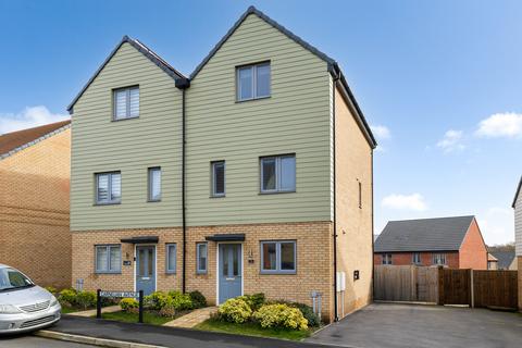 3 bedroom townhouse for sale, 26 Carnelian Avenue, Wellingborough, Northamptonshire, NN8 6DL