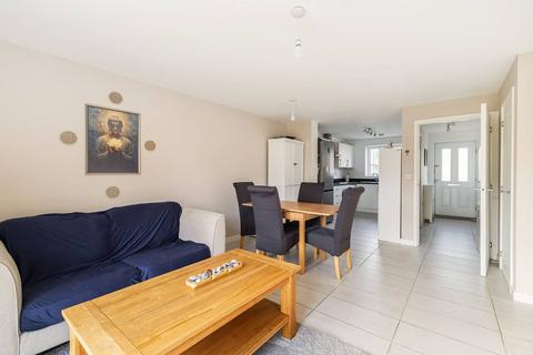 3 bedroom townhouse for sale, 26 Carnelian Avenue, Wellingborough, Northamptonshire, NN8 6DL