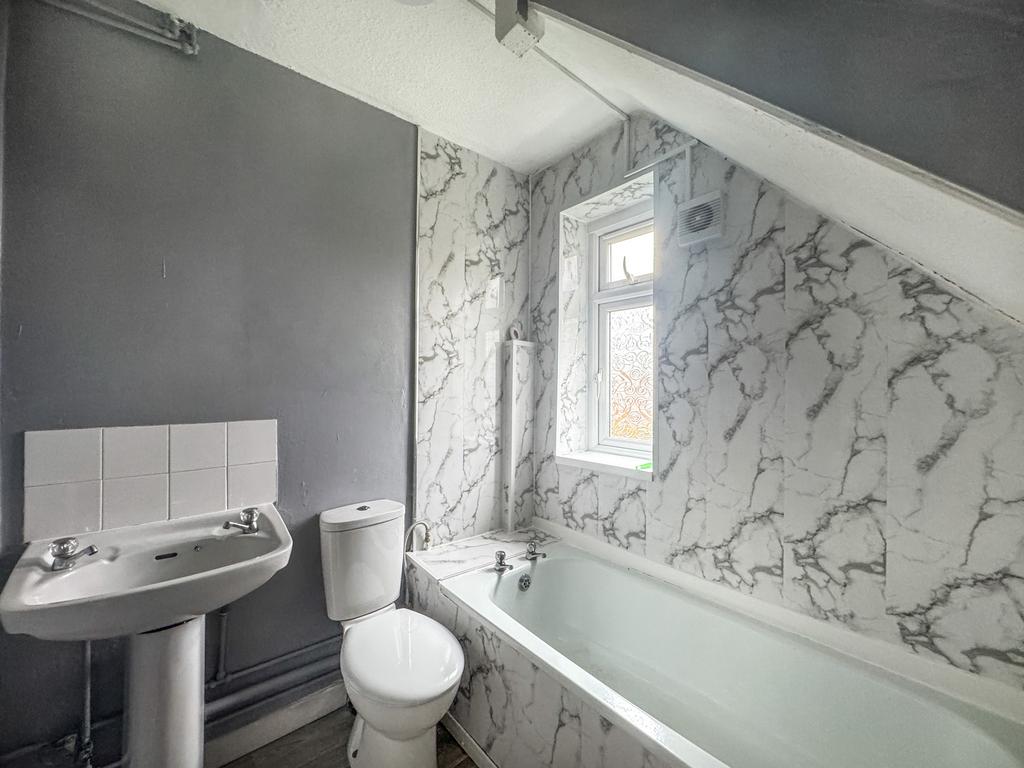 Bathroom/WC (downstairs)