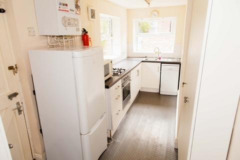 5 bedroom terraced house to rent, Rippingham Road, Manchester M20