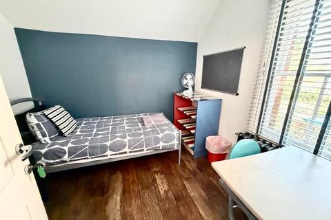 undefined, Room 4