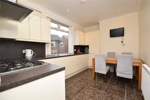 3 bedroom semi-detached house to rent, Highfield Drive, Birstall, Batley, West Yorkshire